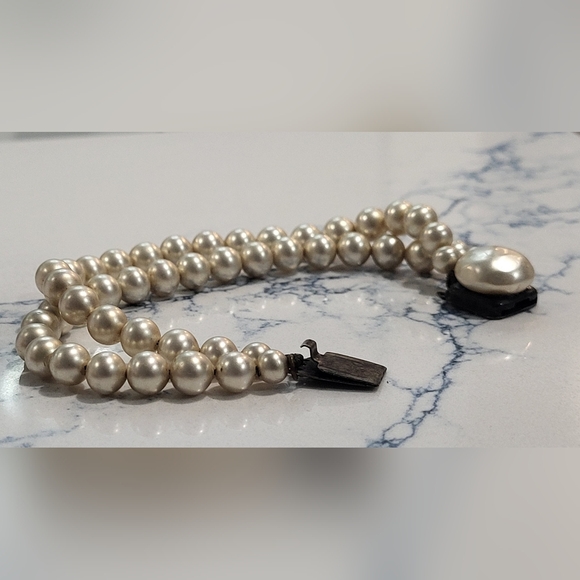 Vintage Double Stranded Pearl Bracelet, 7-3/4" with imperfections - Picture 6 of 7